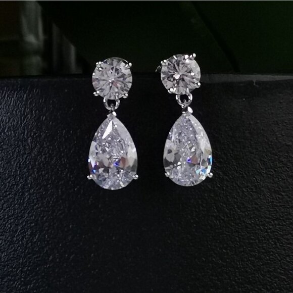 Exceptional Sterling Silver CZ dangle drop earrings - Picture 8 of 8